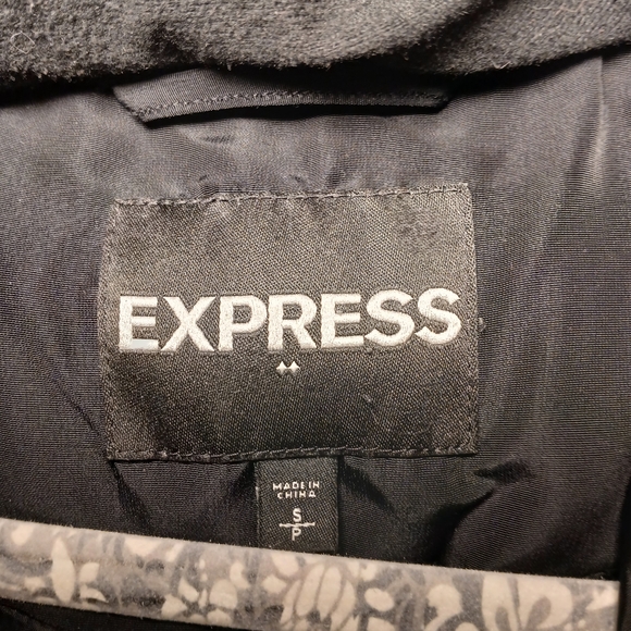 Express Hooded Black Puffer Coat with Gold Details - Picture 3 of 11